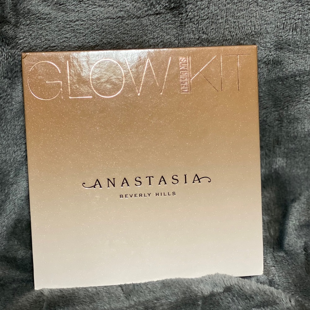 Anastasia sun kissed glow kit